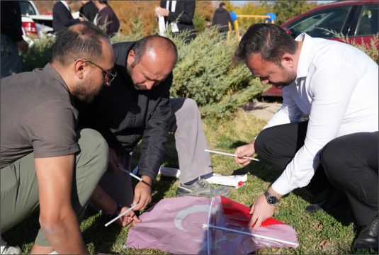 AY YILDIZLI UÇURTMALAR GÖKLERE HAVALANDI