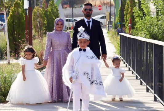 İsa Şimşek Erkekliğe İlk Adımı Attı