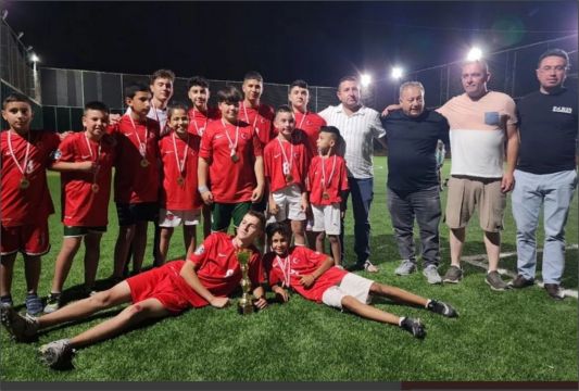 GURBETÇİ VATANDAŞTAN FUTBOL TURNUVASI
