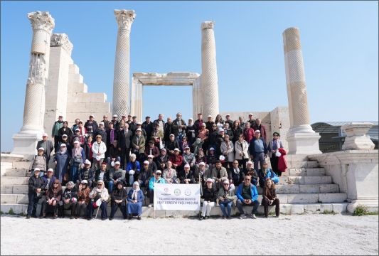 Denizli’de “Tecrübe Çınarları” Buluştu Yaşlılara Saygı Haftası Dolu Dolu Geçti